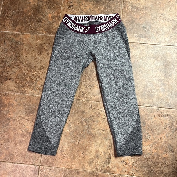 Gymshark Flex Capris - Picture 2 of 5